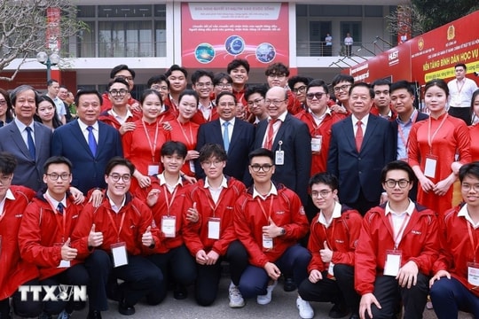 “Bình dân học vụ số” phải đi từng ngõ, đến từng nhà, hướng dẫn từng người