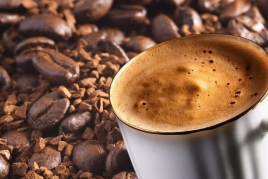 Ly cà phê VCF hôm nay ngon hơn mọi ngày