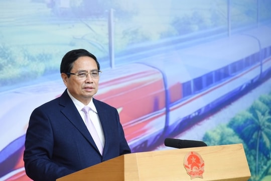 Thủ tướng: Quyết tâm xây dựng bằng được ngành công nghiệp đường sắt