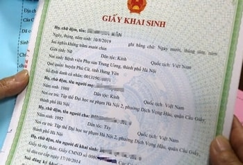 Không chỉ là thủ tục giấy tờ, đây là 6 điều bạn cần nhớ khi làm giấy khai sinh trong năm 2025