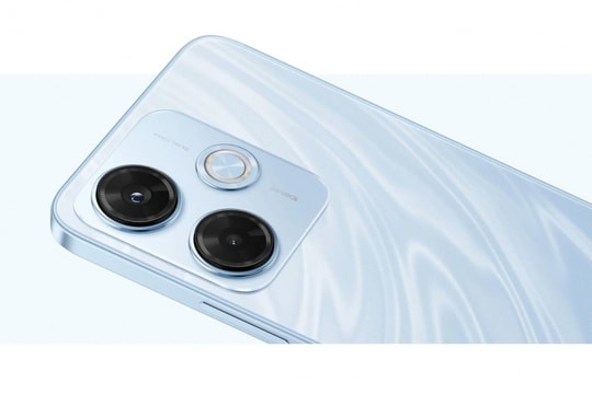 Chiếc điện thoại khiến cả phân khúc giá rẻ "rung chuyển": iPhone 11 phải dè chừng