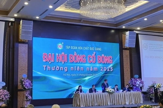 Chủ tịch Hóa chất Đức Giang: "Nhiều người khuyên tôi đầu tư chứng khoán, bitcoin, hay rót tiền vào công ty khác nhưng tôi sợ lắm"