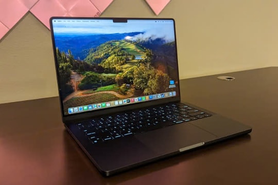 MacBook Pro M3 2023: Nhẹ như gió, mạnh như bão, giá giờ lại quá hời