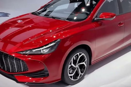 Hé lộ mẫu ô tô giá cực mềm, trang bị "full option", đe dọa vị thế Honda Civic