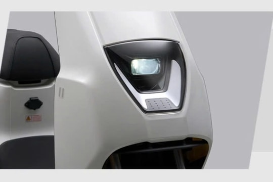 Chạy 100 km/sạc, mẫu xe máy điện này "được lòng" chị em: Rẻ, đẹp lại tiết kiệm