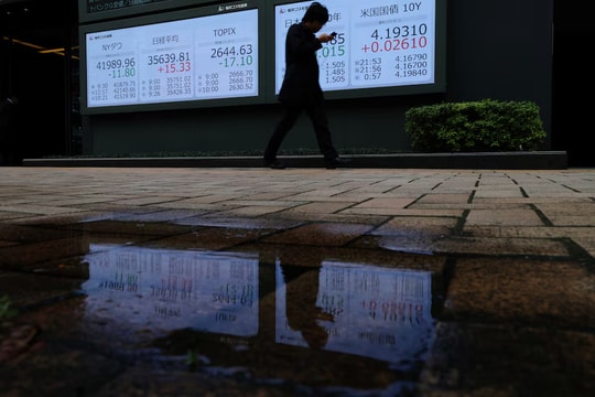 Chứng khoán châu Á phân hóa, lo ngại về thuế quan của Trump đẩy thị trường vào thế bất ổn