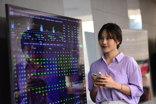 Chứng khoán phiên sáng 4/2: Tâm điểm gọi tên cổ phiếu HHS