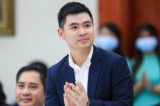 Vietravel Airlines "chơi lớn", thiếu gia nhà bầu Hiển ngồi ghế Chủ tịch