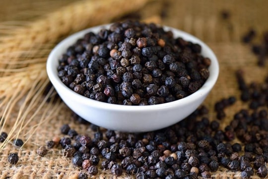 Giá tiêu hôm nay 3/4/2025: Neo cao, thương lái tích cực 'găm hàng'