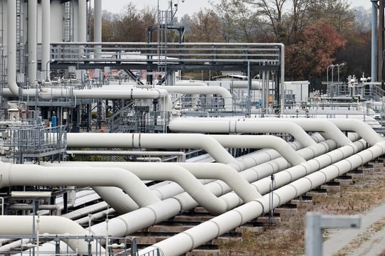 Rời xa khí đốt Nga, châu Âu "mất ăn mất ngủ" khi phải bước vào cuộc đua LNG ngàn tỷ đầy rủi ro