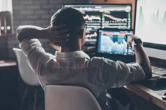 Khối ngoại lại tăng tốc bán ròng, điểm sáng hiếm hoi xuất hiện tại cổ phiếu họ Vin