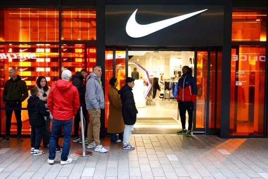 Nike gặp khó vì thuế quan của ông Trump, nguy cơ đánh mất thị phần