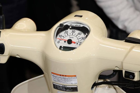 Chiếc xe máy kế thừa Cub 50 lộ diện: Giữ chất cổ điển, nâng cấp công nghệ, giá không rẻ
