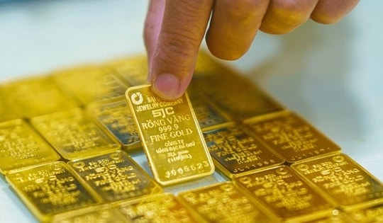 Thị trường kim loại quý hôm nay 3/4/2025: Giá vàng trượt dốc, bạc tụt nhẹ