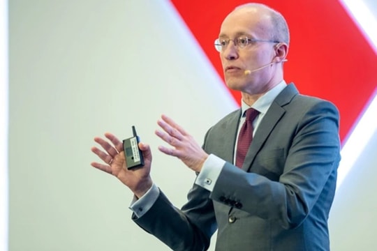 Một ngân hàng trả lương cho CEO gấp 43 lần nhân viên, vượt xa cả "sếp lớn" nhóm Big4