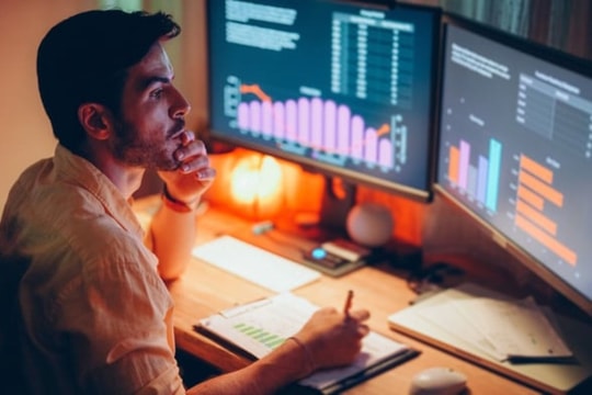 Thị trường chứng khoán biến động mạnh, nhà đầu tư thông minh vẫn bình tĩnh nhờ 5 nguyên tắc này