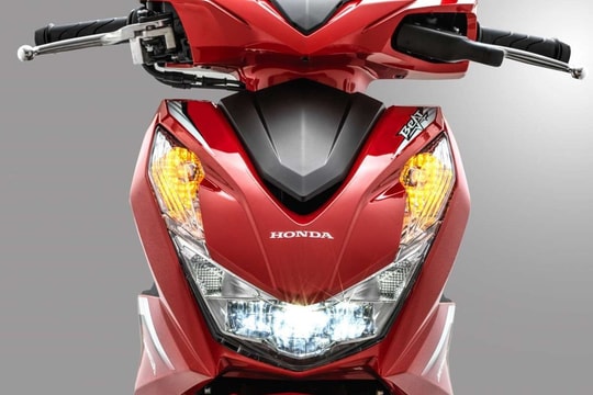 Mẫu xe máy tay ga nhập khẩu giá cực rẻ, chạy cả tuần chưa hết bình xăng