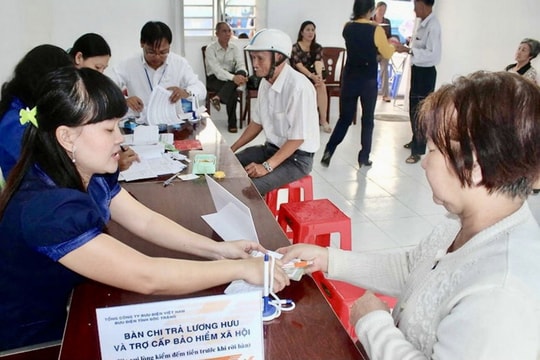 Bộ Nội vụ lên tiếng về kiến nghị tăng lương hưu cho người nghỉ hưu trước tuổi