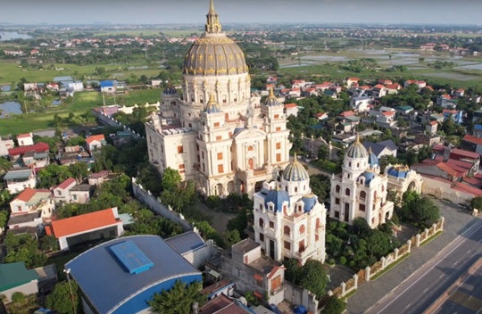 Chân dung ông chủ kín tiếng đứng sau tòa lâu đài lớn bậc nhất Việt Nam tại Việt Trì, Phú Thọ