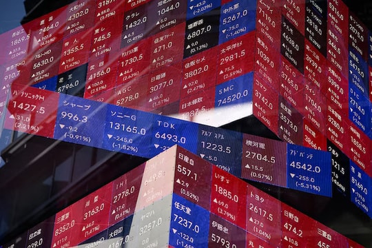 Nhật Bản và Đài Loan kích hoạt ngắt mạch giao dịch chứng khoán