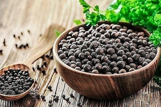 Giá tiêu hôm nay 9/4: Hạt tiêu vừa chạm đỉnh, nay vội tụt sâu