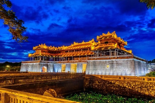 Địa phương là kinh đô phong kiến cuối cùng của Việt Nam đã trải qua bao lần sáp nhập rồi chia tách trong lịch sử?