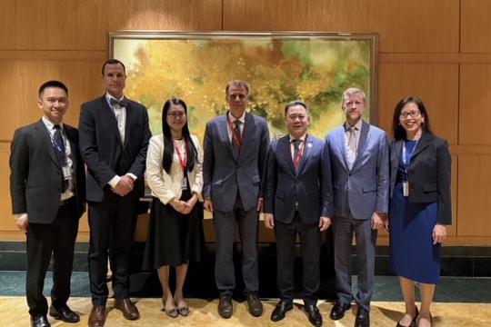 Ngân hàng Nhà nước trao đổi song phương với Bộ Tài chính Mỹ bên lề Hội nghị ASEAN+3