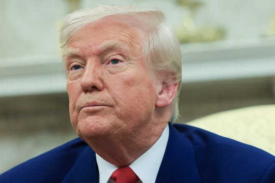 NÓNG: Ông Trump áp thuế Trung Quốc 125%, hoãn áp thuế 90 ngày hơn 75 nước 'không trả đũa'