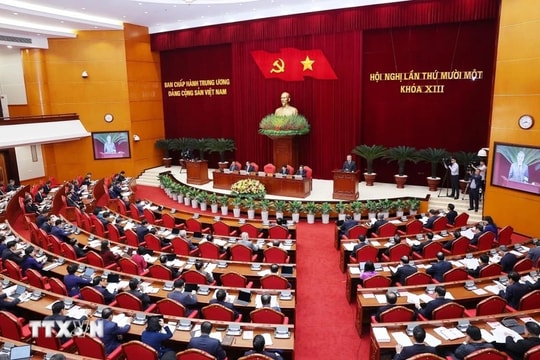 Thông cáo báo chí về ngày làm việc thứ hai của Hội nghị Trung ương 11 khóa XIII