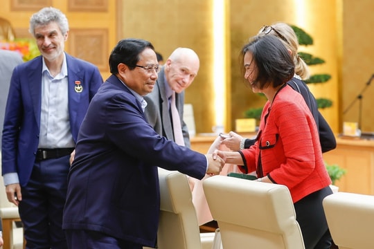 Thủ tướng chỉ đạo Bộ Công an, Bộ Quốc phòng, Bộ Ngoại giao phối hợp với Bộ Văn hóa, Thể thao và Du lịch nghiên cứu miễn thị thực cho chuyên gia, nhà khoa học