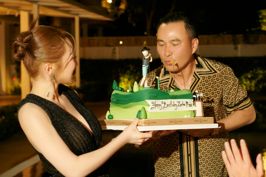 Cuộc sống “vạn người mơ” của mỹ nam Vbiz sở hữu biệt thự 1600m2, khối tài sản nghìn tỷ cùng hôn nhân hạnh phúc