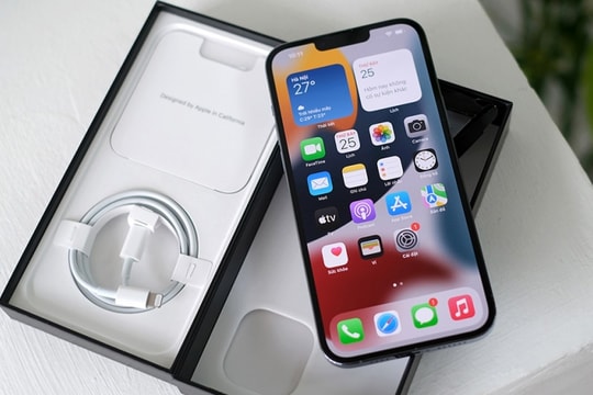 Chiếc iPhone 3 năm tuổi vẫn giữ "phong độ": Ngoại hình sang chảnh, camera đêm cực đỉnh