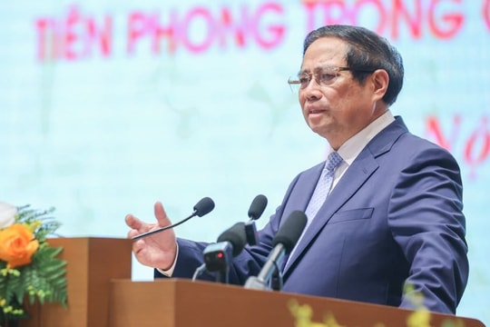 Thủ tướng: Doanh nghiệp nhà nước phải xông pha hơn nữa, tiên phong chuyển đổi số và thúc đẩy tăng trưởng