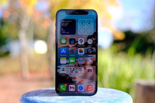 iPhone 13 bất ngờ hạ giá giữa tháng 4: “Quốc dân” giá rẻ, đẹp như iPhone 15