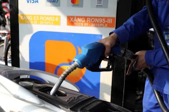 Giá xăng bật tăng, dầu giảm trong kỳ điều chỉnh 16/10