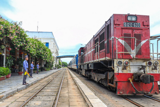 "Cháy vé" trước dịp nghỉ lễ 30/4 – 1/5, sân bay và nhà ga trước nguy cơ quá tải