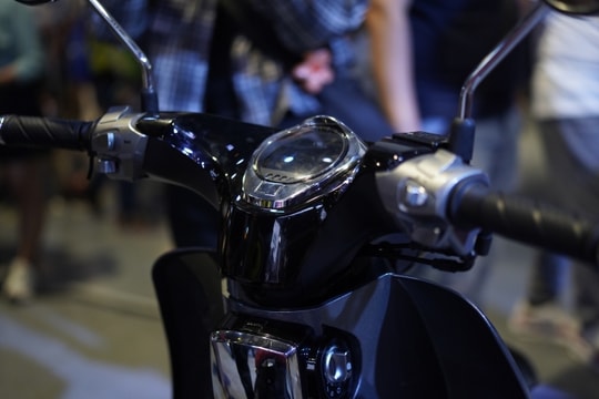 "Bản sao" của Super Cub cập bến tại đại lý: Có Smart Key, ABS, giá khiến Vision phải dè chừng