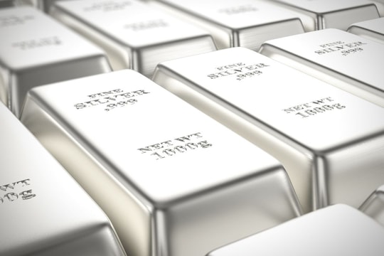 Giá bạc hôm nay 17/4/2025: Bạc vững đà tăng, không kém gì giá vàng