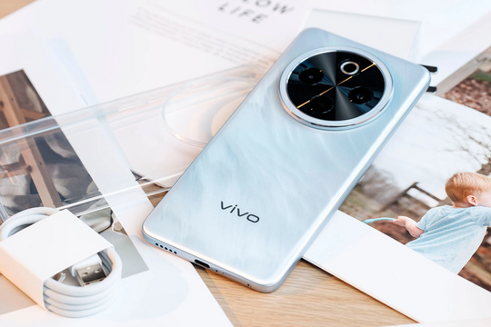 Giá hơn 6 triệu, một dòng điện thoại bền bỉ vượt chuẩn quân đội sắp ra mắt tại Việt Nam