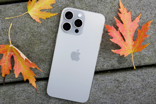 Chiếc điện thoại 3 mắt đáng mua nhất thời điểm hiện tại: Màn lớn, pin bá đạo, chip vẫn "đỉnh"