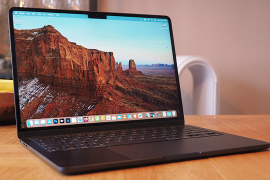 Soán ngôi laptop văn phòng, MacBook giảm chỉ còn 17 triệu đồng