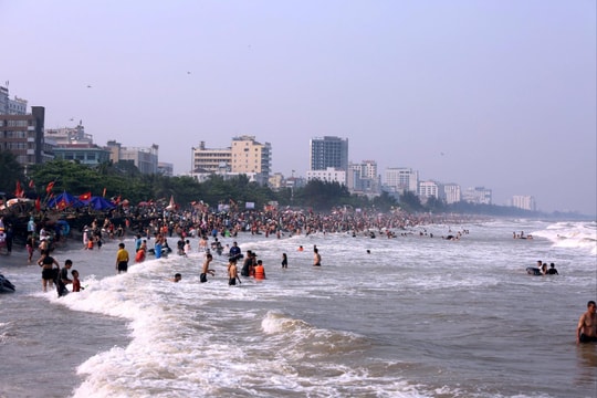 Khi những con sóng nói hộ lòng tôi: Sầm Sơn và điều chưa kịp kể