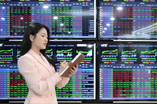 Điểm danh những cổ phiếu ngân hàng rục rịch lên HOSE