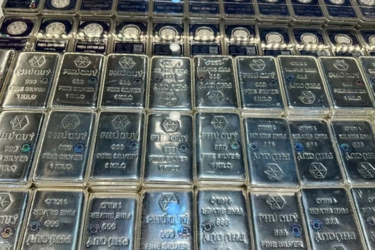 Giá bạc hôm nay 21/4/2025: Đi ngang, nhà đầu tư lỗ sau tuần bắt đáy