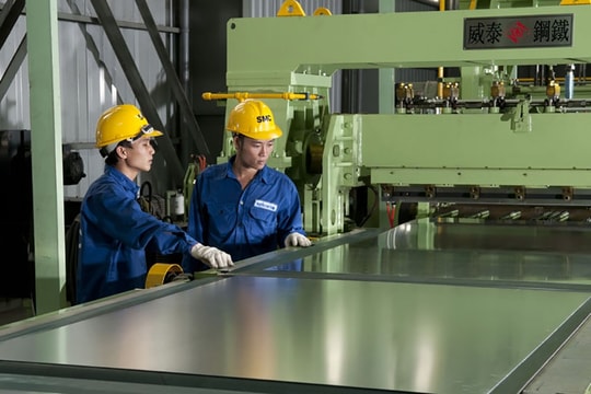 Một doanh nghiệp thép "nặng gánh" công nợ từ Novaland, cổ phiếu có nguy cơ hủy niêm yết