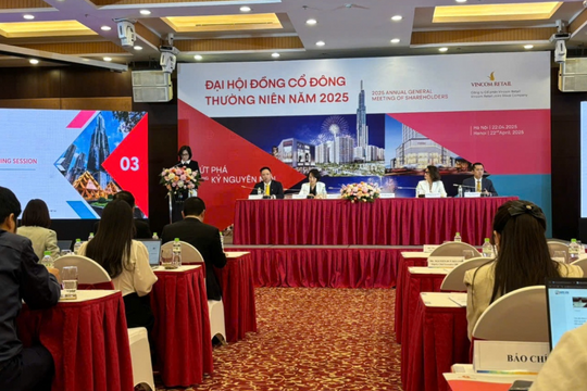 Lãnh đạo Vincom Retail nói về việc "tạm gác" cổ tức năm 2024