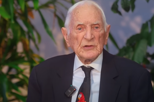 Cụ ông 101 tuổi vẫn lái xe, làm YouTube mỗi ngày nhờ 6 bí quyết sống khỏe cực kỳ đơn giản