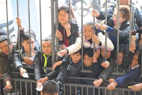 Thị trường vừa mở cửa, chứng sĩ đã tranh nhau mua cổ phiếu Novaland (NVL)