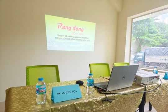 Lạ kỳ một phiên đại hội cổ đông mà không lãnh đạo nào xuất hiện