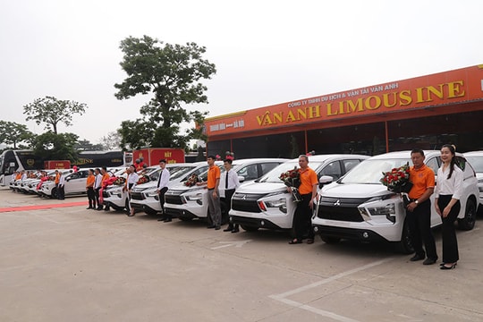 40 chiếc Xpander lăn bánh, mở đầu cho cú bắt tay lớn giữa hai doanh nghiệp vận tải xứ Thanh